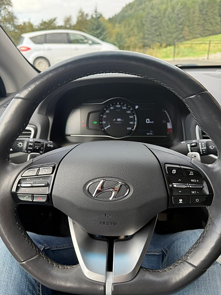 Hyundai IONIQ 11 of 16