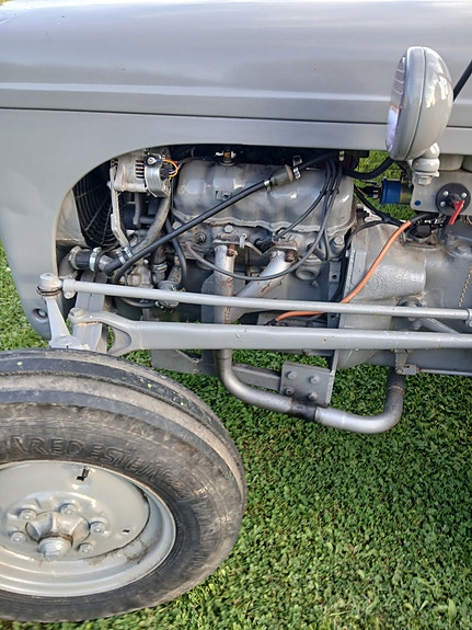 Ford Dexta 6 of 8