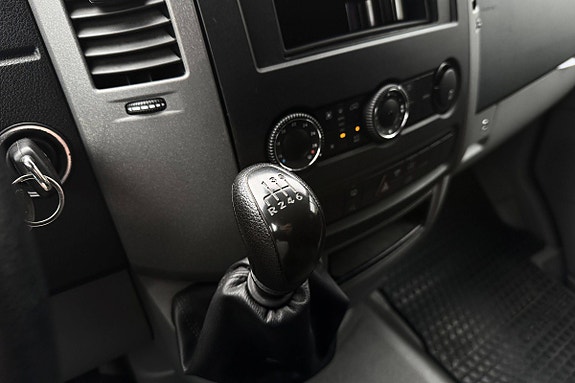 Volkswagen Crafter 17 of 19