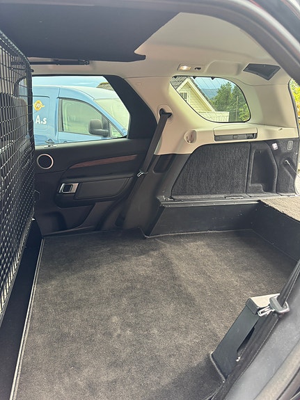 Land Rover Discovery 12 of 15
