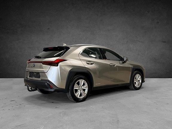 Lexus UX250h 2 of 28