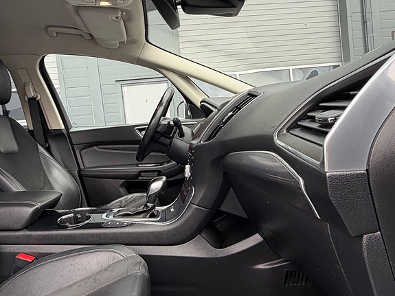 Ford S-MAX 18 of 30