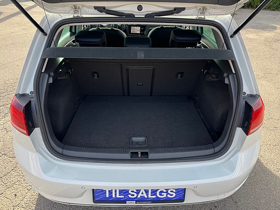 Volkswagen e-Golf VII 12 of 30