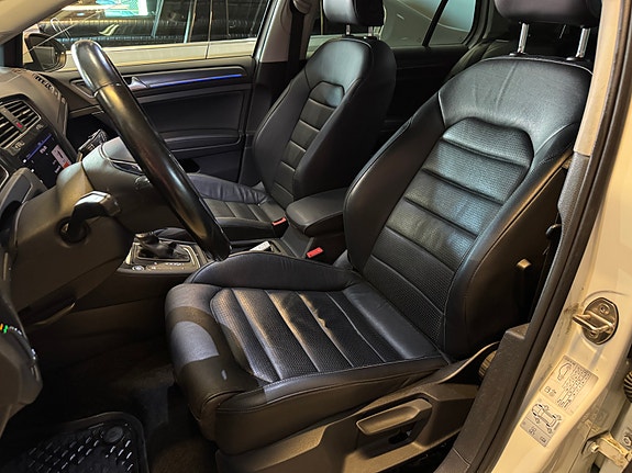 Volkswagen e-Golf VII 14 of 30
