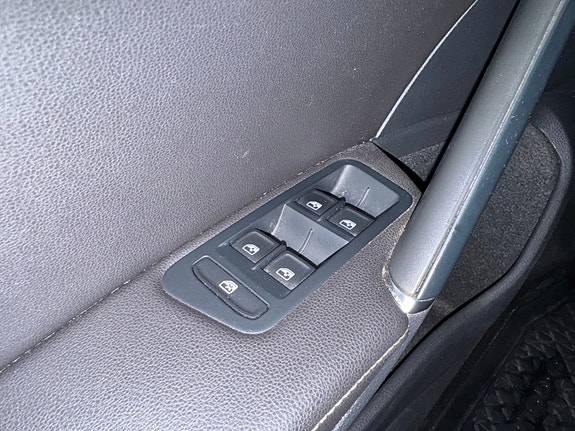 Volkswagen e-Golf VII 29 of 30