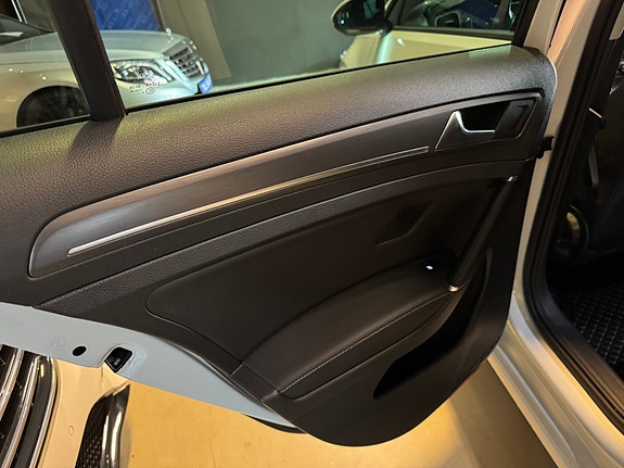 Volkswagen e-Golf VII 20 of 30