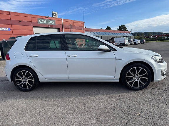 Volkswagen e-Golf VII 7 of 30