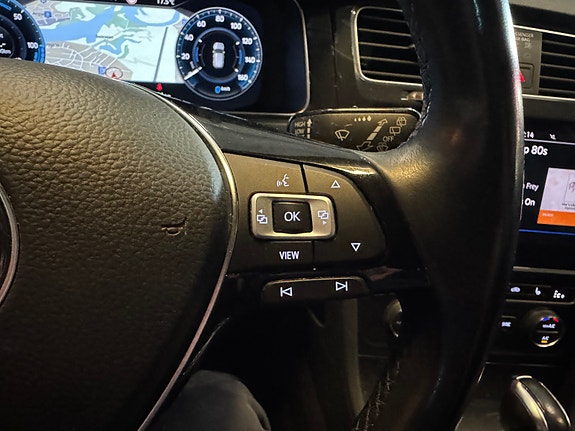 Volkswagen e-Golf VII 21 of 30