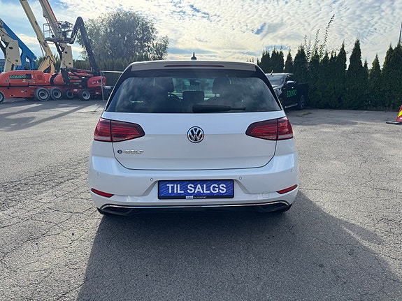 Volkswagen e-Golf VII 4 of 30
