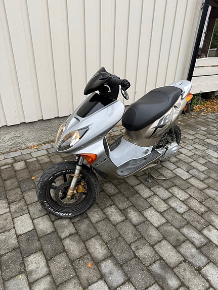 Honda X8R 50 2 of 6