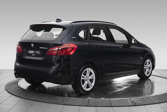 BMW 225xe 10 of 27