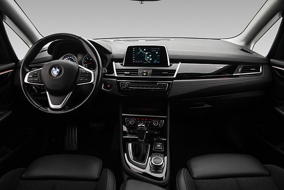 BMW 225xe 12 of 27