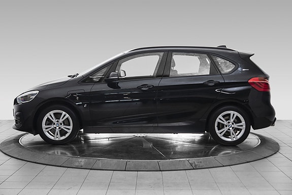 BMW 225xe 2 of 27