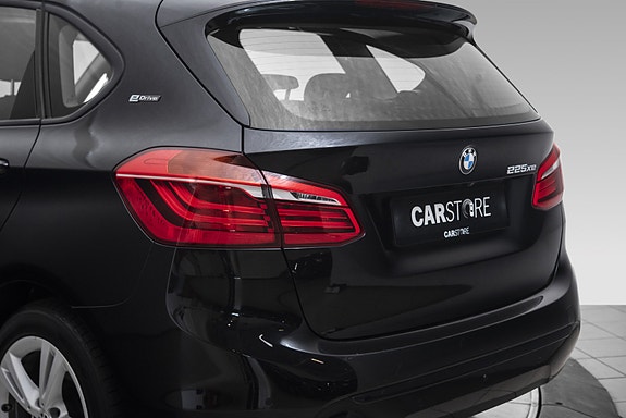 BMW 225xe 4 of 27