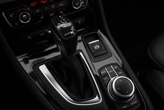 BMW 225xe 23 of 27