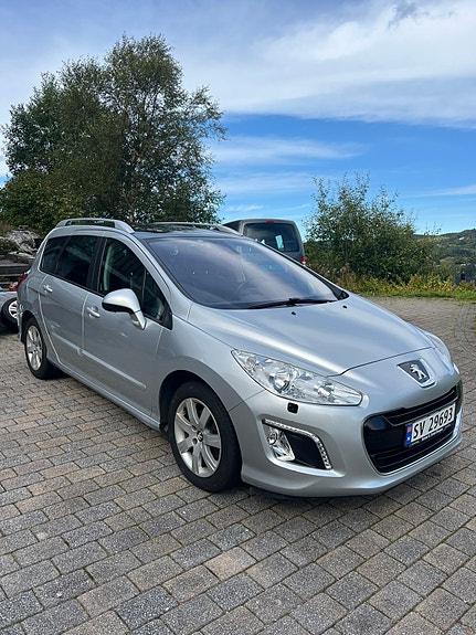 Peugeot 308 2 of 19