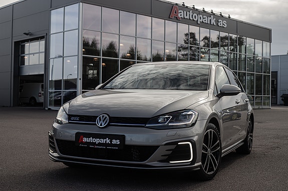 Volkswagen Golf VII 7 of 30