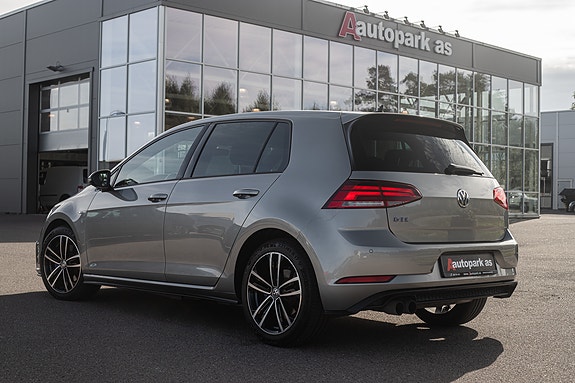 Volkswagen Golf VII 5 of 30