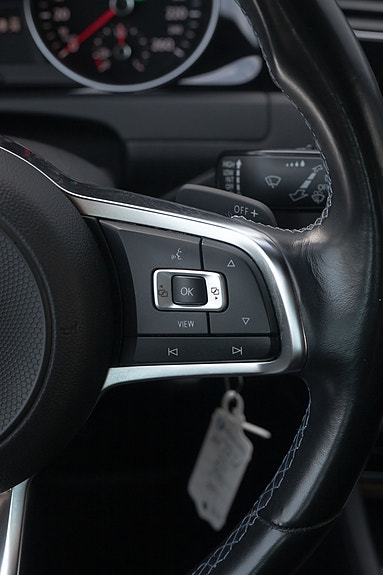 Volkswagen Golf VII 15 of 30