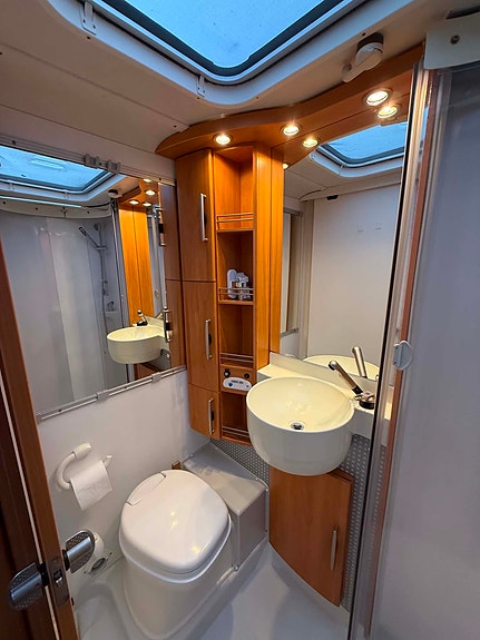 Hymer B544 19 of 30