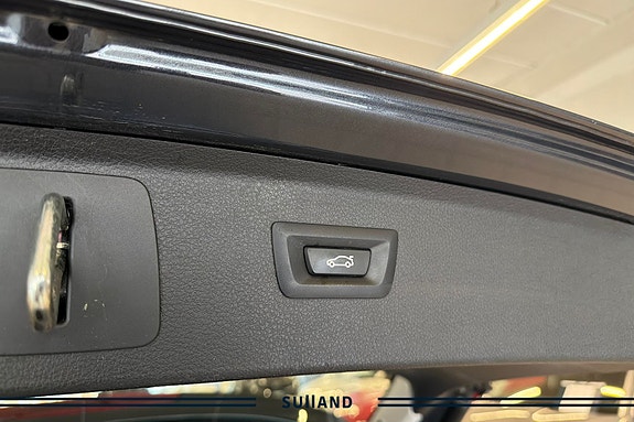 BMW 225xe 20 of 28