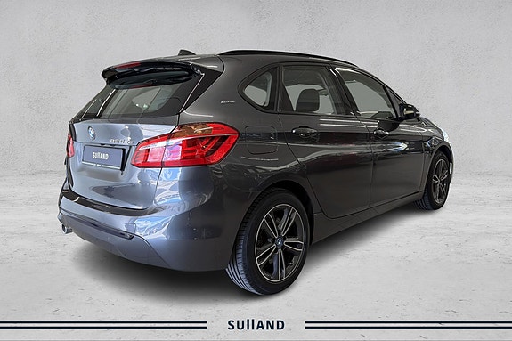 BMW 225xe 5 of 28