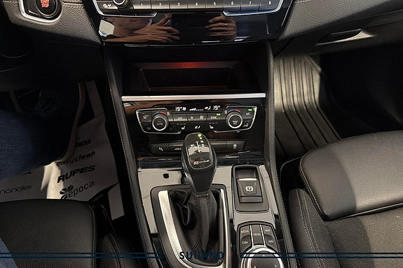 BMW 225xe 12 of 28