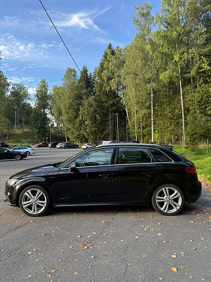 Audi e-tron 7 of 12