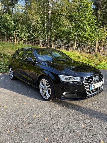 Audi e-tron 3 of 12
