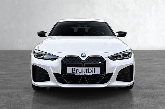 Denne populære topputstyrte BMW i4 M50 kan bli din for kun kr 4.804 kr/mnd med 30% egenkapital. Løpetid 10 år.