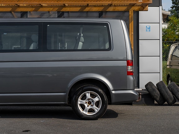 Volkswagen Caravelle 12 of 30