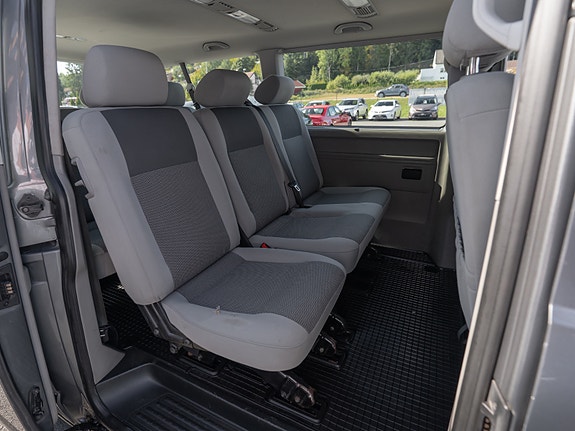 Volkswagen Caravelle 20 of 30