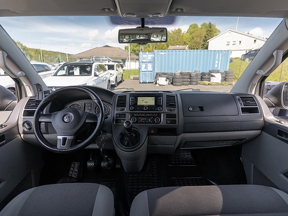 Volkswagen Caravelle 22 of 30