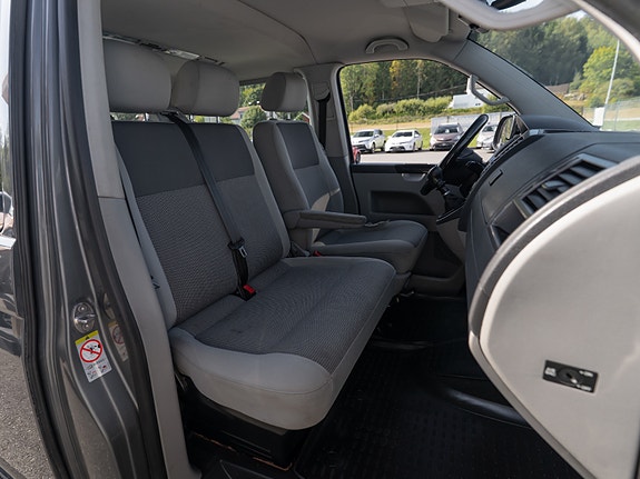 Volkswagen Caravelle 19 of 30