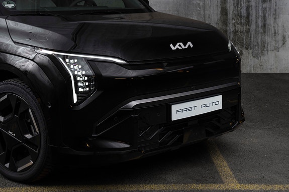 Kia EV3 2 of 30