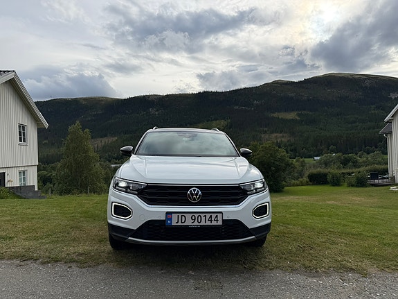 Volkswagen T-Roc 3 of 24