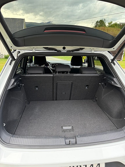 Volkswagen T-Roc 20 of 24