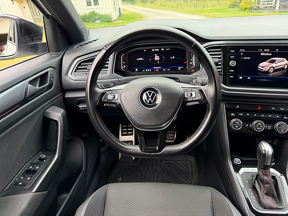 Volkswagen T-Roc 14 of 24
