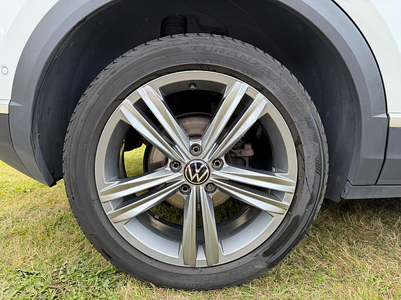Volkswagen T-Roc 24 of 24