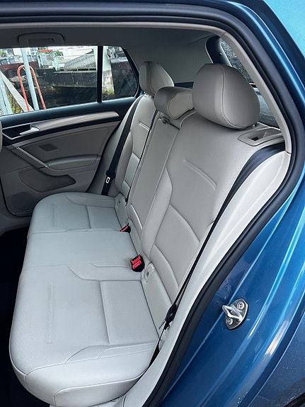 Volkswagen e-Golf VII 11 of 18