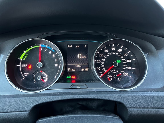 Volkswagen e-Golf VII 15 of 18