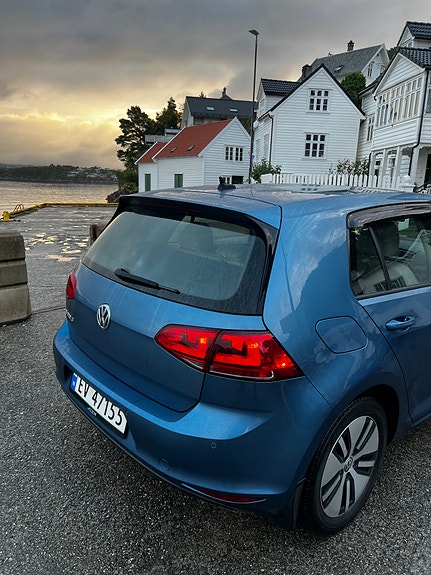 Volkswagen e-Golf VII 17 of 18