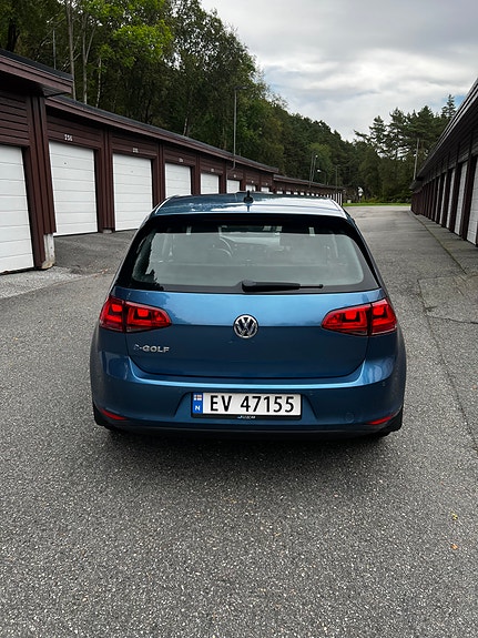 Volkswagen e-Golf VII 4 of 18