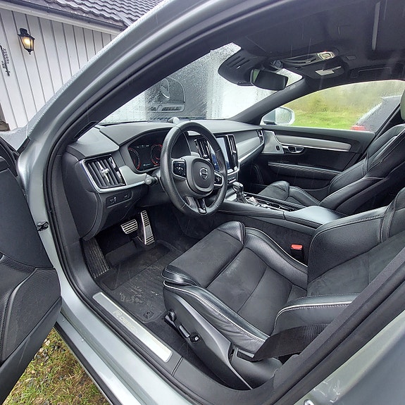 Volvo V90 11 of 28