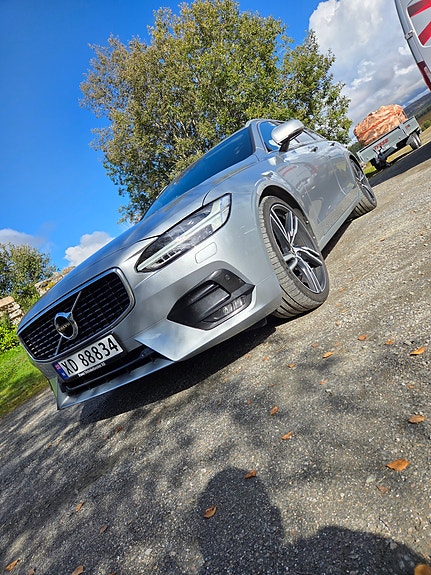 Volvo V90 2 of 28