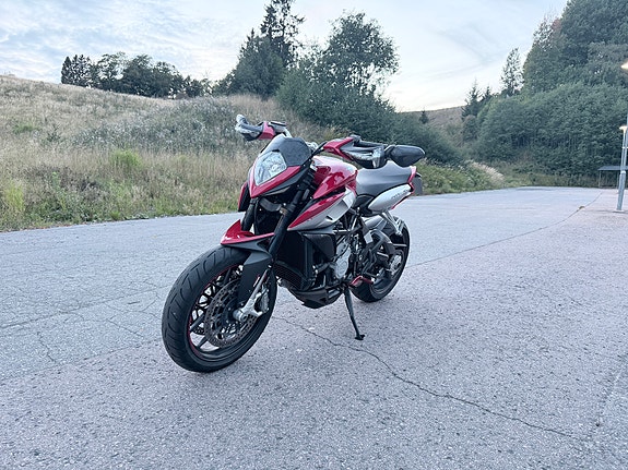 MV Agusta Rivale 800 3 of 15