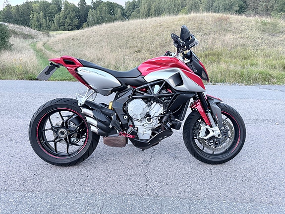 MV Agusta Rivale 800 8 of 15