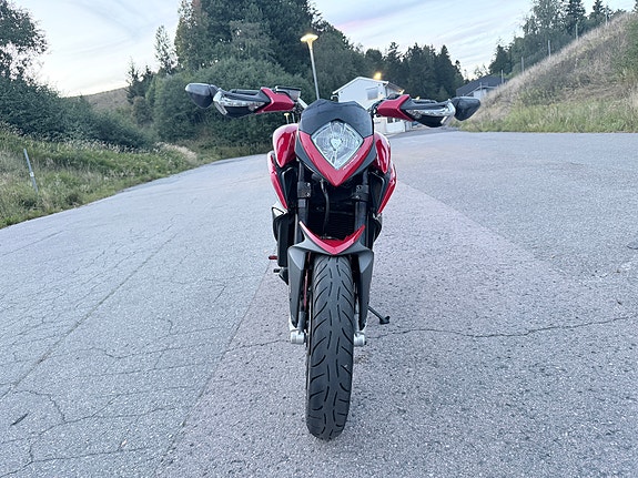 MV Agusta Rivale 800 2 of 15
