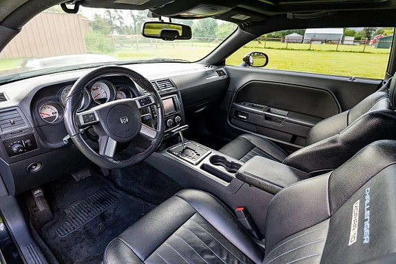Dodge Challenger 23 of 24