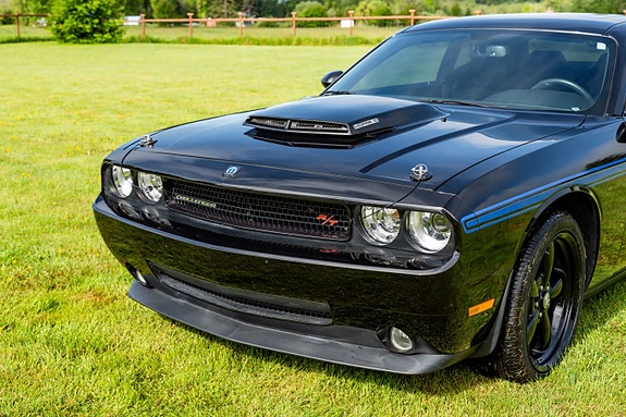 Dodge Challenger 21 of 24